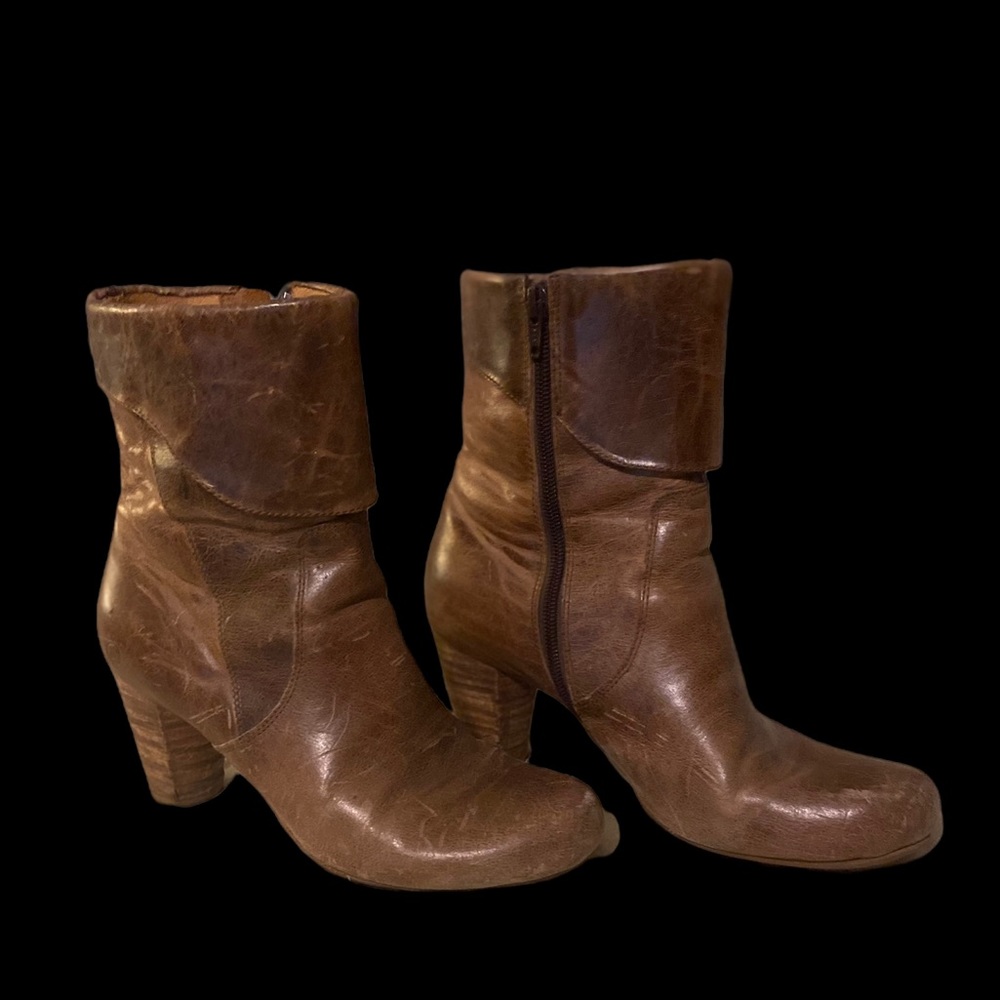 Born Distressed Leather Brown Boots